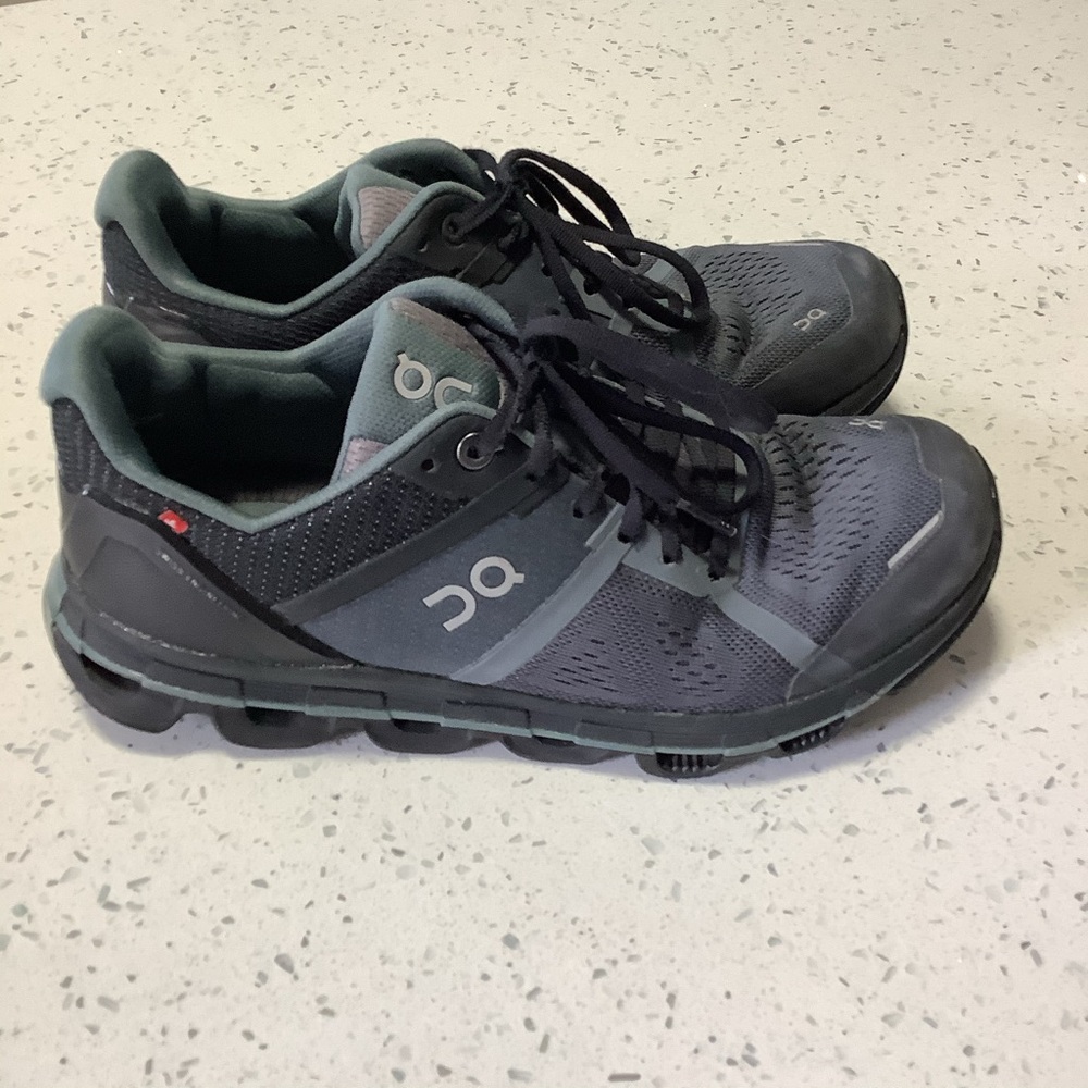 On Running Cloud Black Running Sports Casual Shoes Women’s Size 8